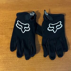 Fox Black Riding Gloves with Iconic Logo